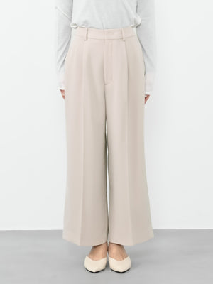 ※こちらが実物のカラーに一番お色味が近くなっております。（ライトベージュ）<br>152cm | B:75 W:59 H:82 股下:70  | regular-XS着用 (ヒールの高さ:3.5cm)