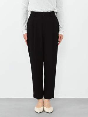 ※こちらが実物のカラーに一番お色味が近くなっております。（ブラック）<br>152cm | B:75 W:59 H:82 股下:70  | regular-XS着用 (ヒールの高さ:3.5cm)