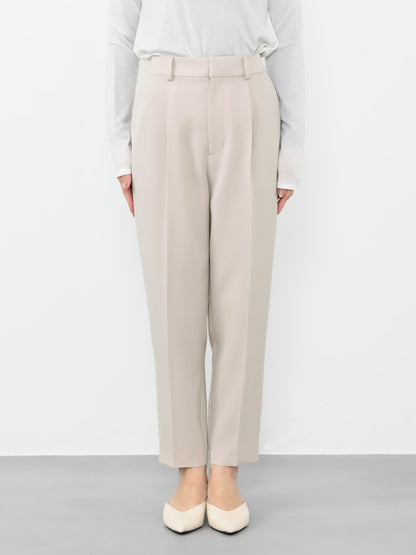 ※こちらが実物のカラーに一番お色味が近くなっております。（ライトベージュ）<br>152cm | B:75 W:59 H:82 股下:70  | regular-XS着用 (ヒールの高さ:3.5cm)