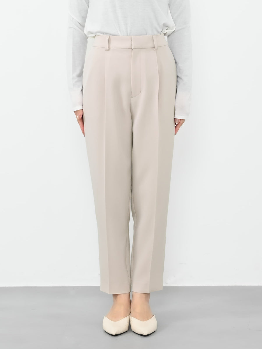 ※こちらが実物のカラーに一番お色味が近くなっております。（ライトベージュ）<br>152cm | B:75 W:59 H:82 股下:70  | regular-XS着用 (ヒールの高さ:3.5cm)