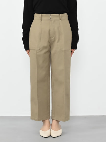 ※こちらが実物のカラーに一番お色味が近くなっております。（カーキ）<br>143cm | B:73 W:60 H:81 股下:65  | short-XS着用 (ヒールの高さ:3.5cm)