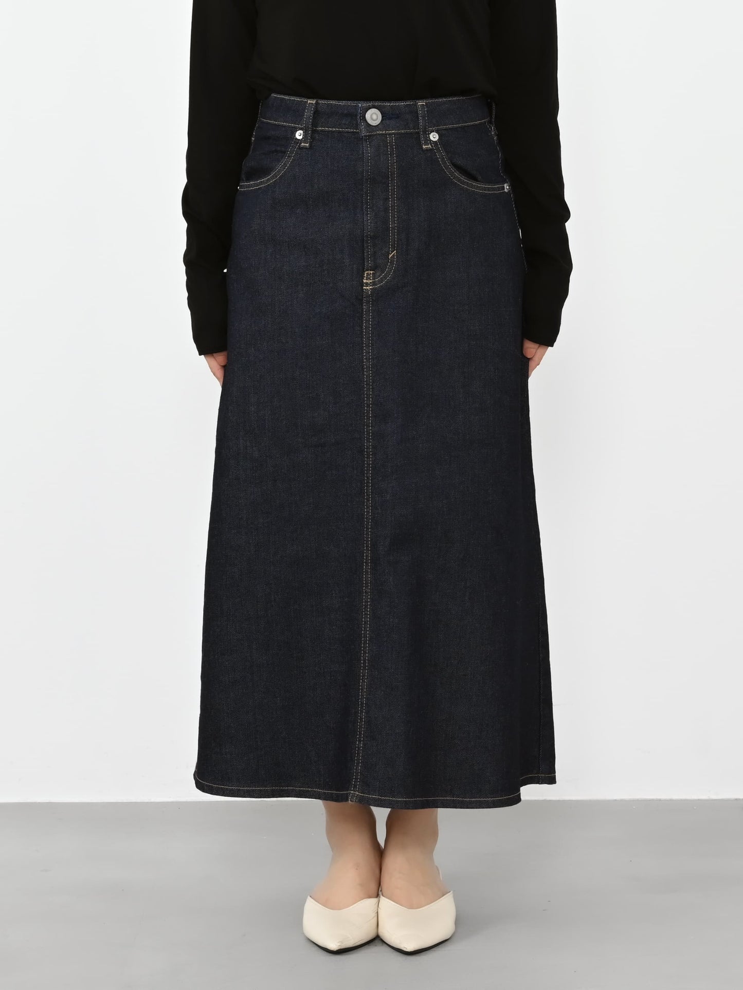 ※こちらが実物のカラーに一番お色味が近くなっております。（インディゴ）<br>143cm | B:73 W:60 H:81 股下:65  | short-XS着用 (ヒールの高さ:3.5cm)