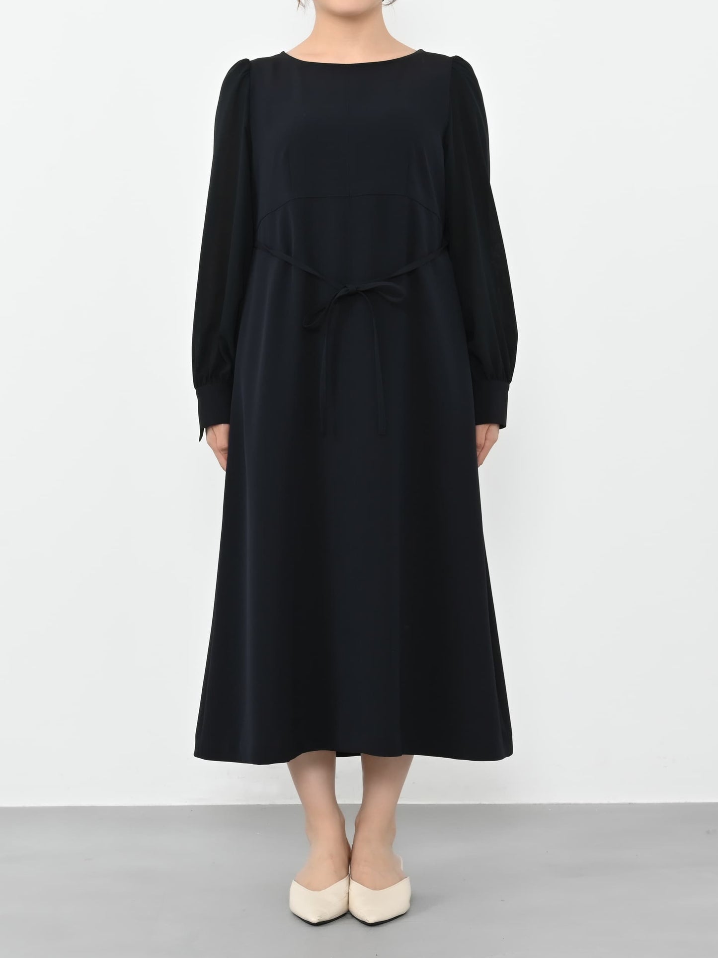 ※こちらが実物のカラーに一番お色味が近くなっております。（ネイビー）<br>143cm | B:73 W:60 H:81 股下:65  | short着用 (ヒールの高さ:3.5cm)