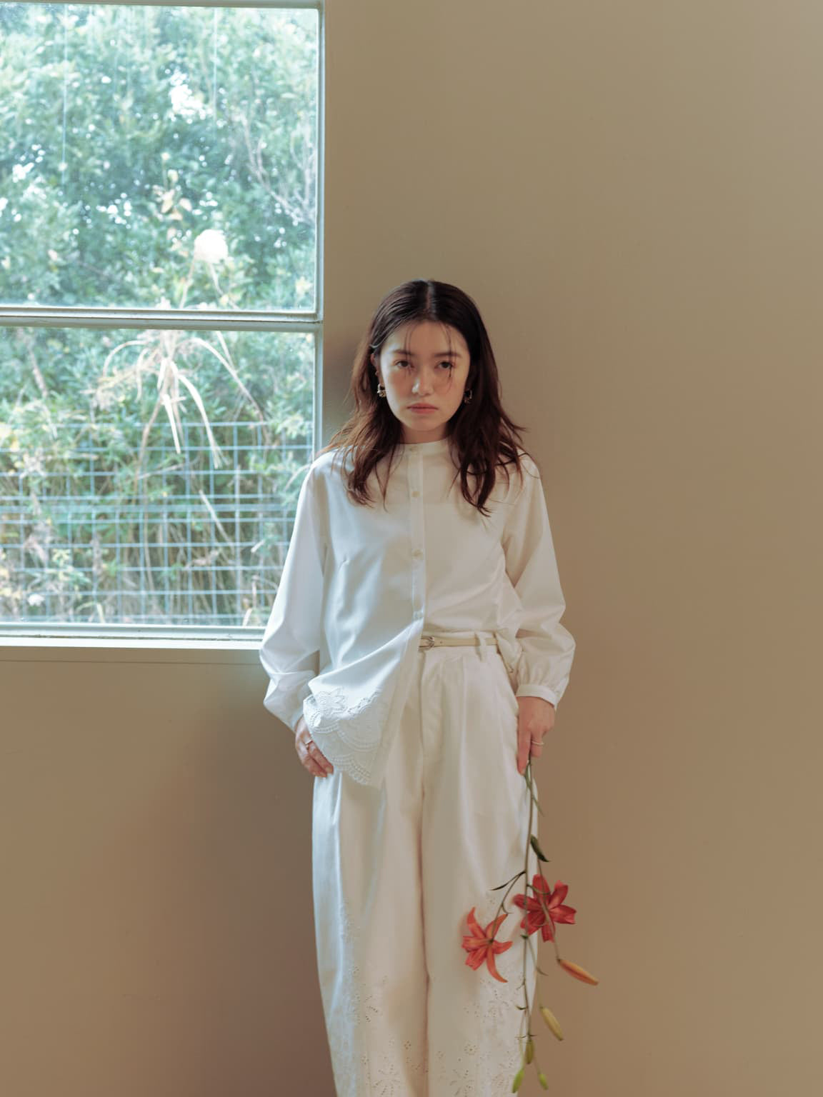 カットワークヘムブラウス　 ¥14,300 COHINA コヒナ カットワークヘムブラウス | 小柄・低身長女性向けファッション通販