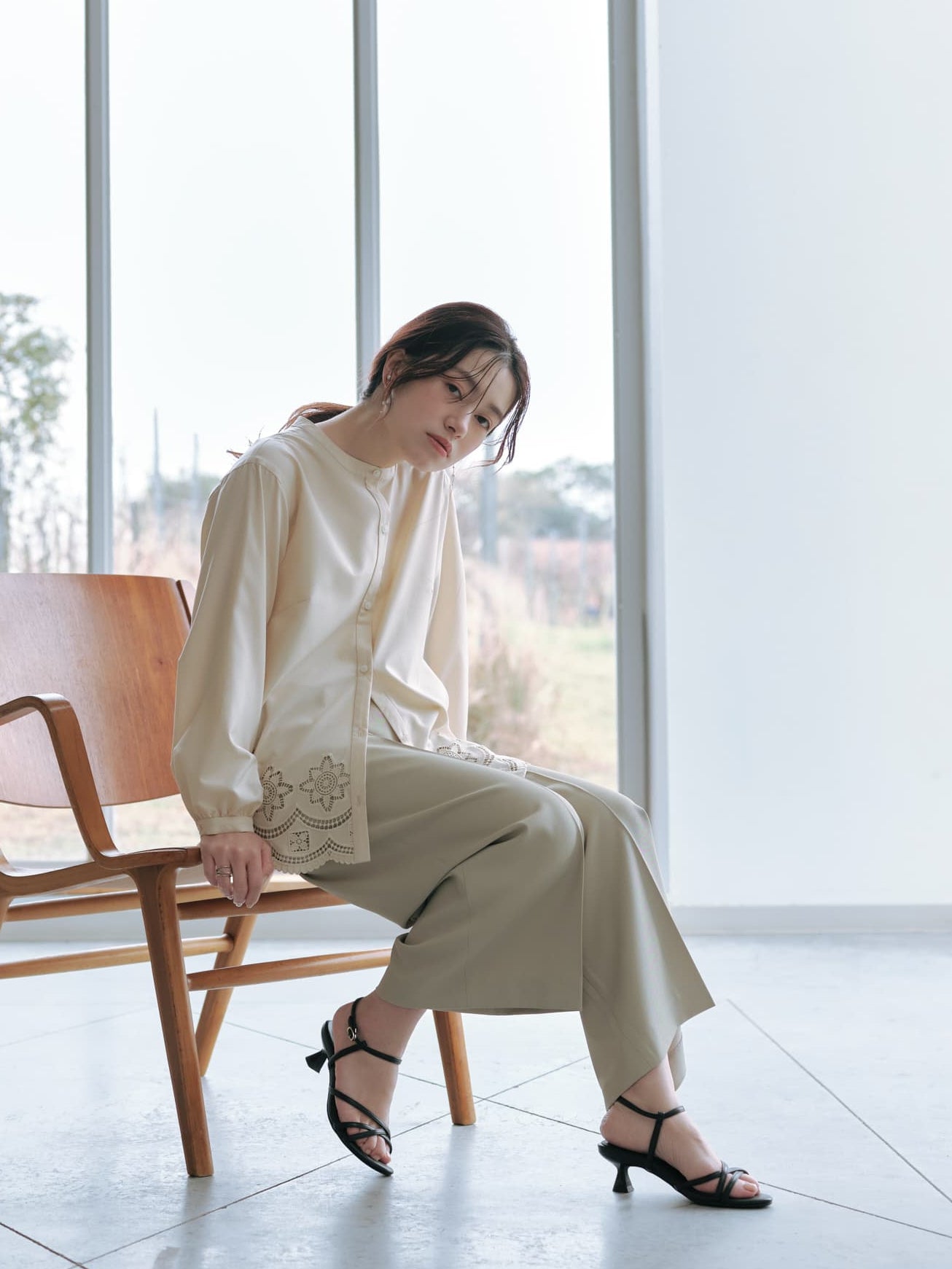 カットワークヘムブラウス | 小柄・低身長女性向けファッション通販