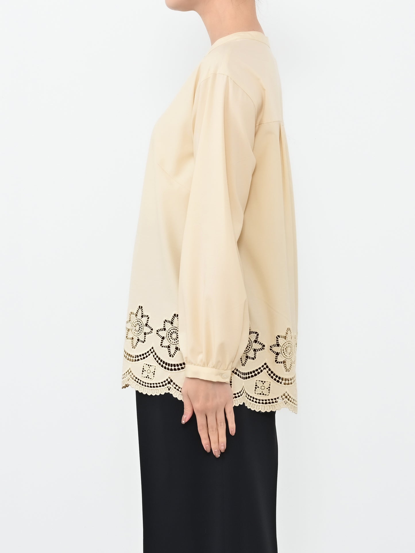 カットワークヘムブラウス　[通常]