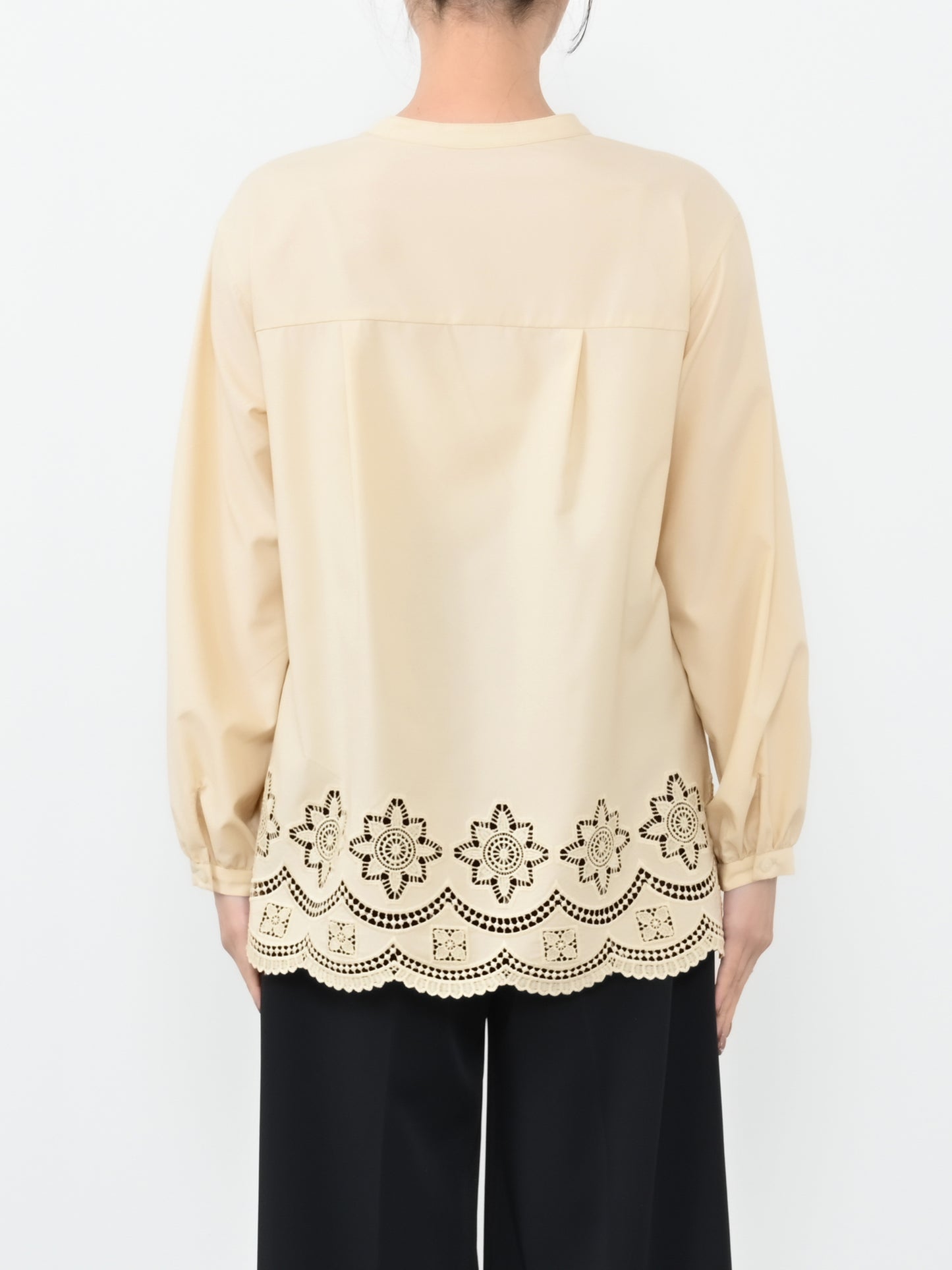 カットワークヘムブラウス　[通常]