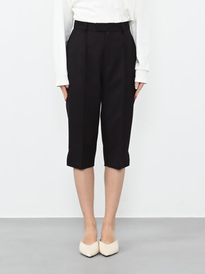 ※こちらが実物のカラーに一番お色味が近くなっております。（ブラック）<br>150cm | B:78 W:56 H:74 股下:69  | XS着用 (ヒールの高さ: 3.5cm) 