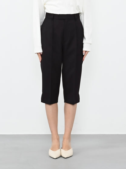 ※こちらが実物のカラーに一番お色味が近くなっております。（ブラック）<br>150cm | B:78 W:56 H:74 股下:69  | XS着用 (ヒールの高さ: 3.5cm) 