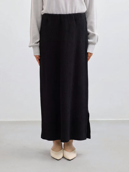 ※こちらが実物のカラーに一番お色味が近くなっております。（ブラック）<br>143cm | B:73 W:60 H:81 股下:65  | short着用 (ヒールの高さ: 3.5cm)