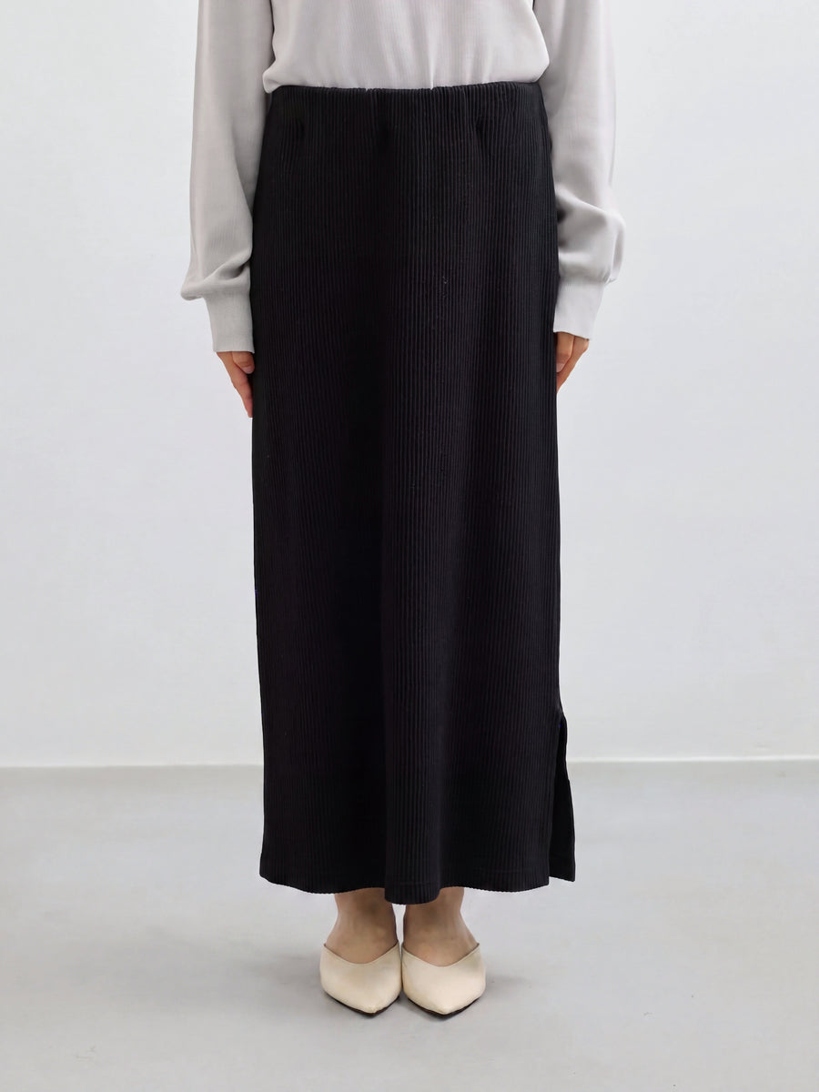 ※こちらが実物のカラーに一番お色味が近くなっております。（ブラック）<br>143cm | B:73 W:60 H:81 股下:65  | short着用 (ヒールの高さ: 3.5cm)