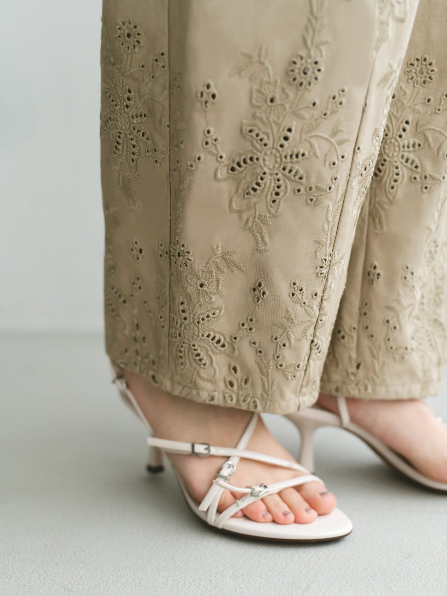 エンブロイダリーカーブタックパンツ-short & regular　[通常]