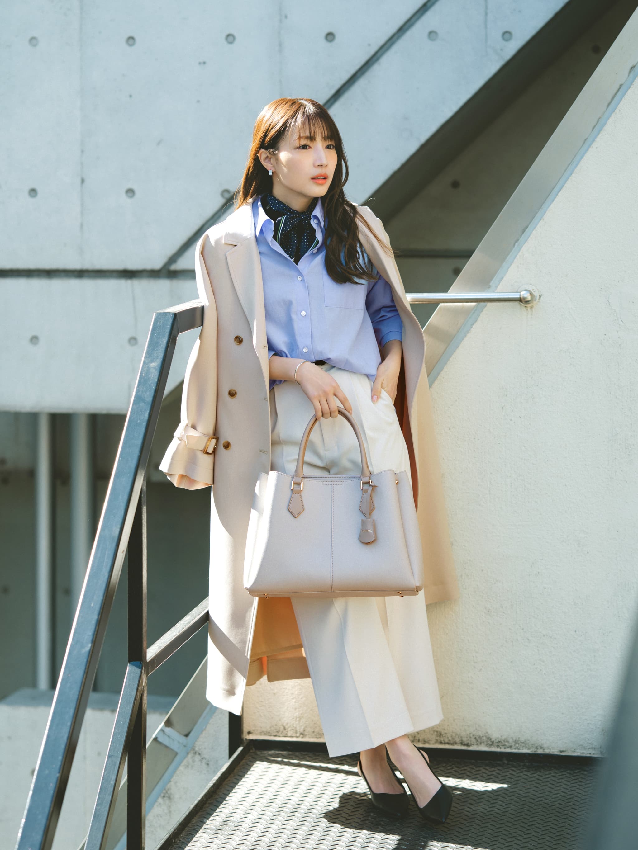 VISコラボ】【軽量】チャーム付き2wayトート | 小柄・低身長女性向け