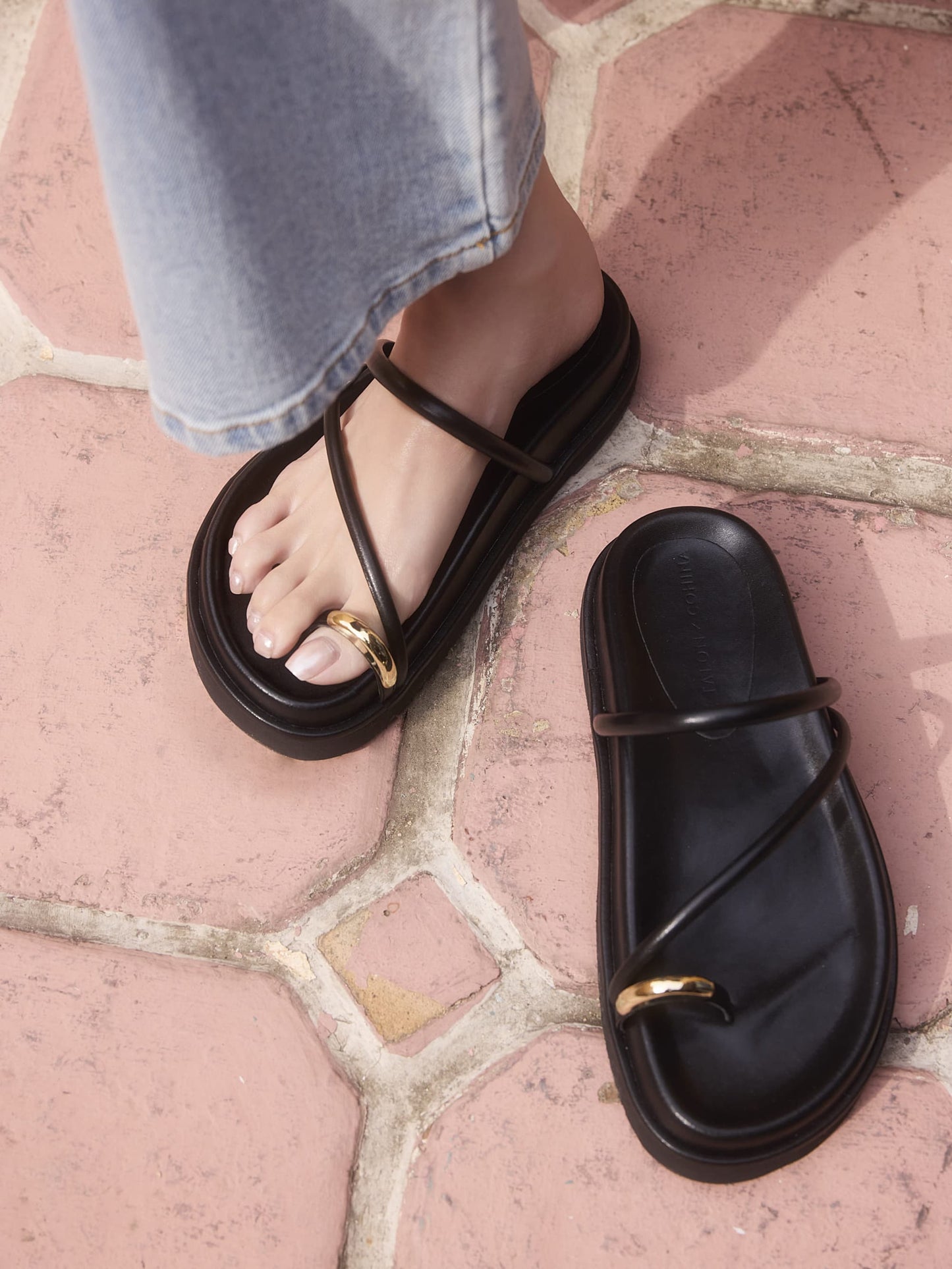 【LE TALONコラボ】厚底メタルサムリングサンダル　[通常]