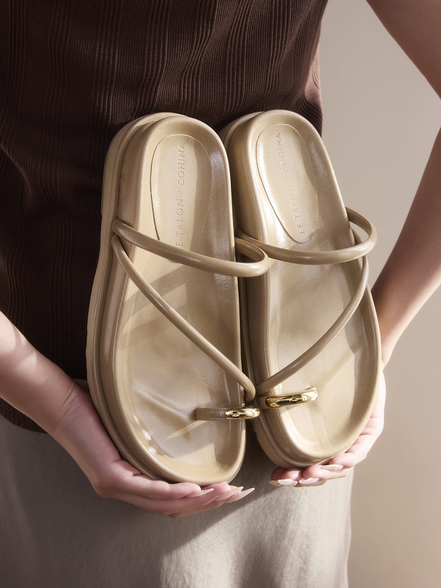 【LE TALONコラボ】厚底メタルサムリングサンダル　[通常]