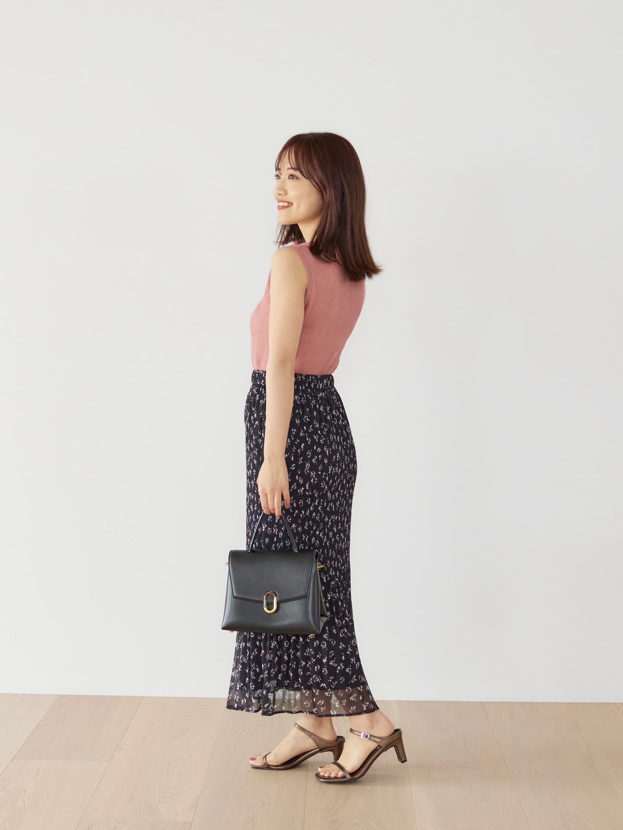 ブライトシアーリブノースリニットトップス | 小柄・低身長女性