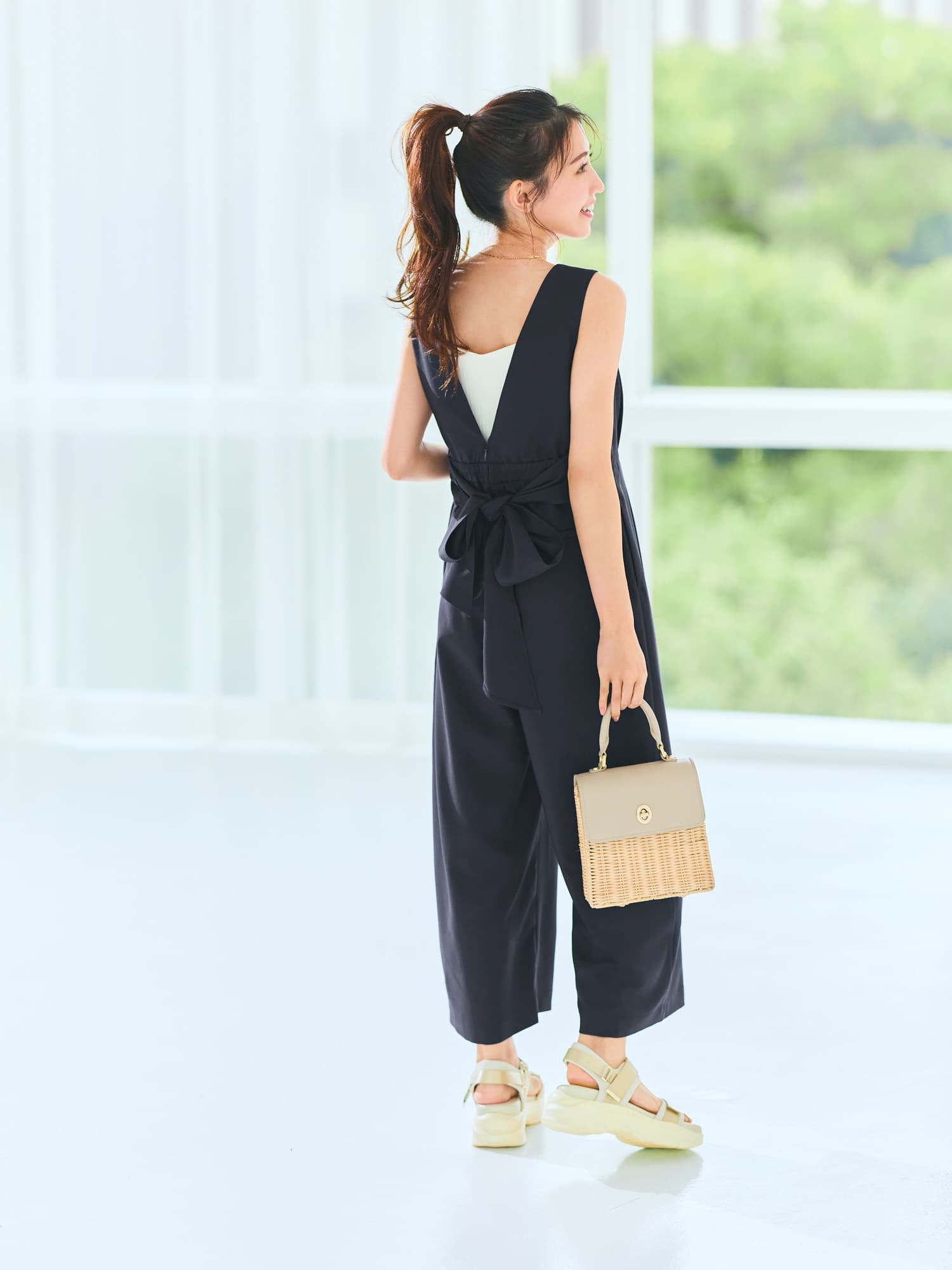 カップ付きスクエアネックタンク | 小柄・低身長女性向けファッション