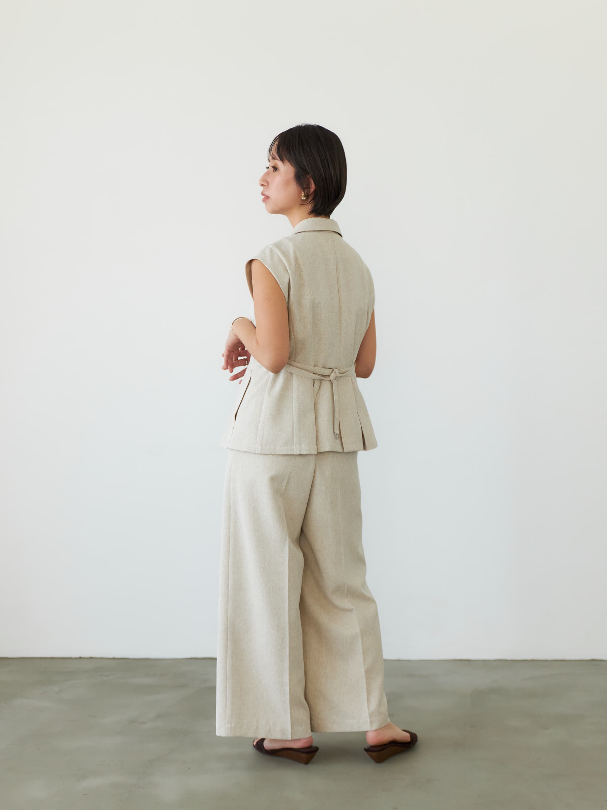 STRATA エストラータ デニムライクテーラードタックジレ 美品 0528_COHINA-23-4517_b3e01ccb-