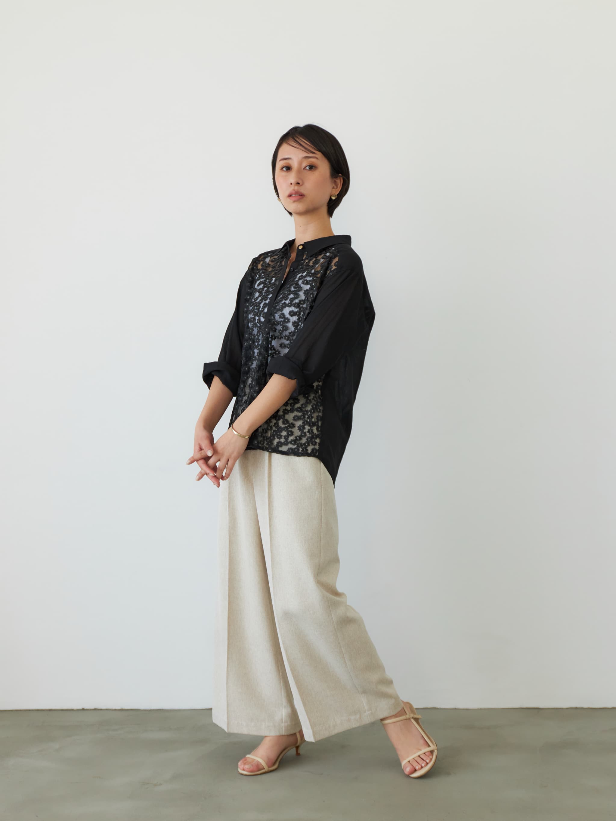 フラワーエンブロイダリーシャツ | 小柄・低身長女性向けファッション