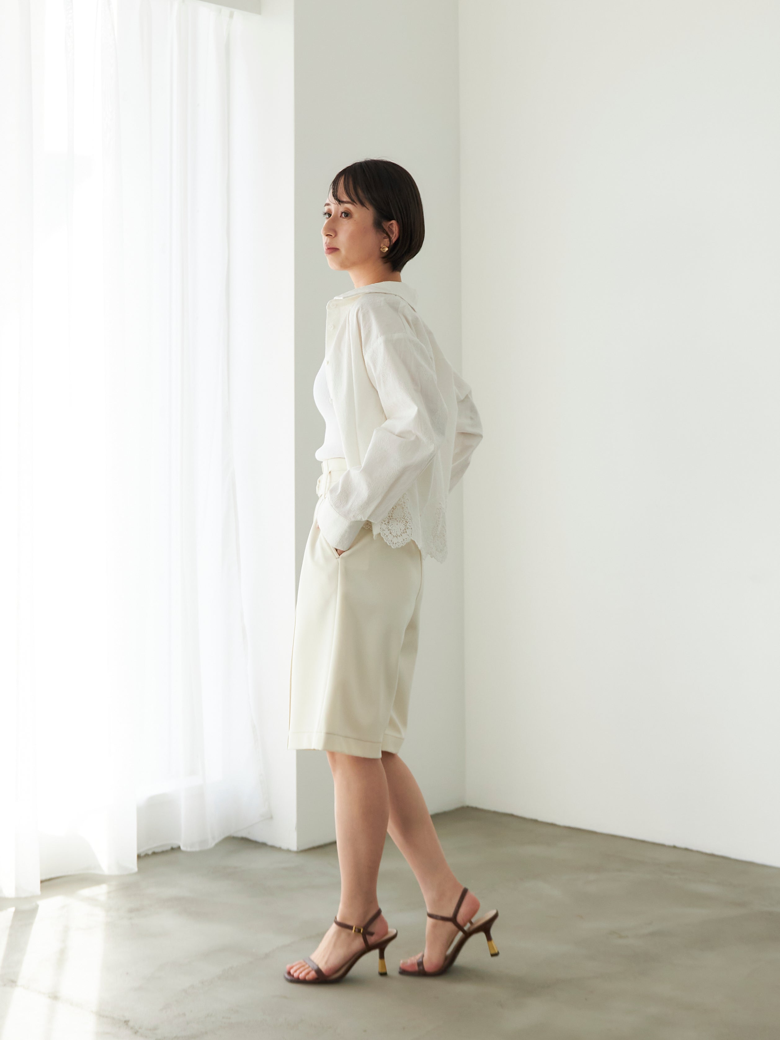 【新品】¥19,000 エストラーダエンブロイダリースカラップシャツ STRATA ブラウス シャツ エンブロイダリースカラップシャツ 「低