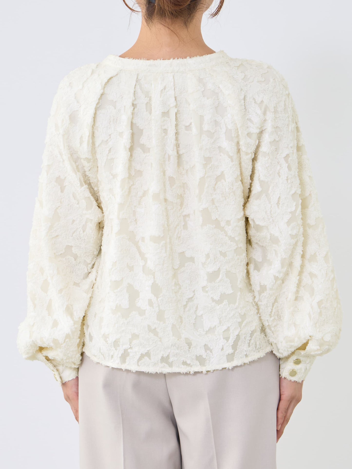 カットジャカードタックデザインブラウス　[通常]