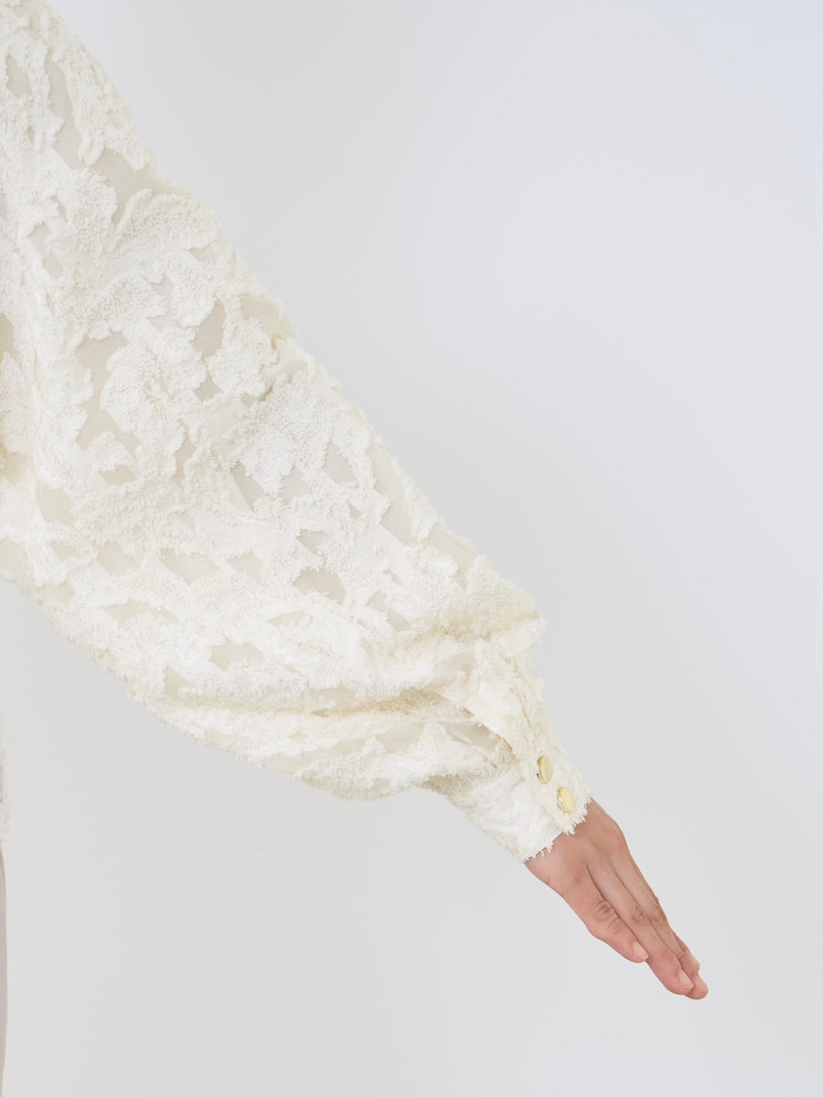 カットジャカードタックデザインブラウス　[通常]