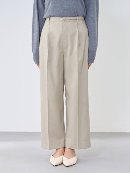 ※こちらが実物のカラーに一番お色味が近くなっております。（ライトベージュ）<br>143cm | B:73 W:60 H:81 股下:65  | short-XS着用(ヒールの高さ: 3.5cm)