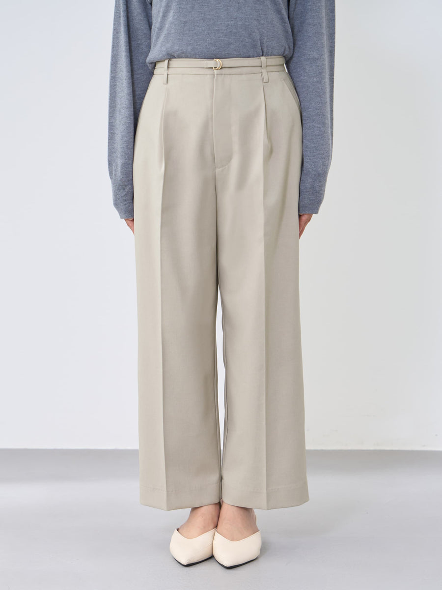 ※こちらが実物のカラーに一番お色味が近くなっております。（ライトベージュ）<br>143cm | B:73 W:60 H:81 股下:65  | short-XS着用(ヒールの高さ: 3.5cm)