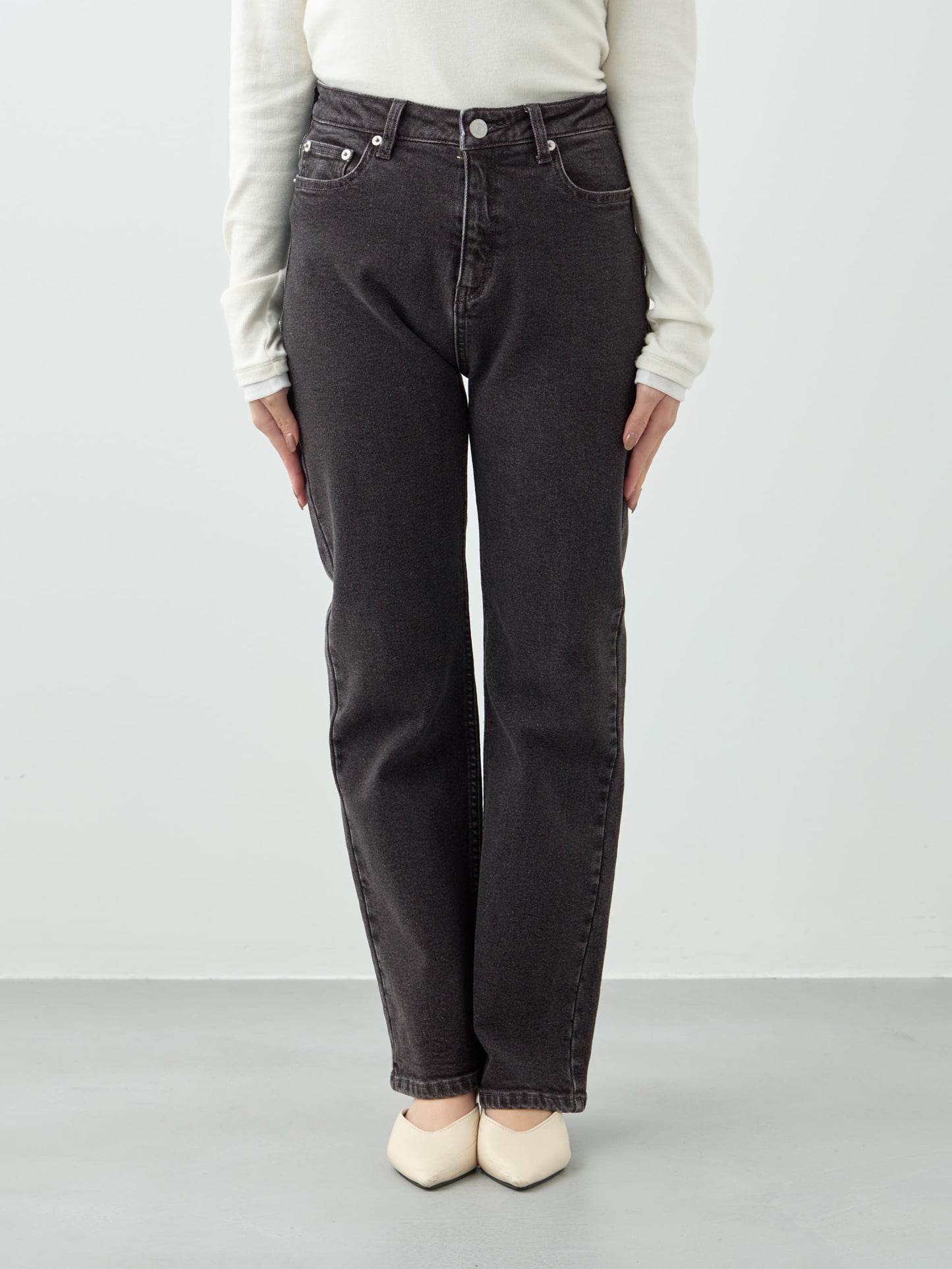 ※こちらが実物のカラーに一番お色味が近くなっております。（ブラック）<br>149cm | B:77 W:60 H:83 股下:68.5 | regular-XS着用 (ヒールの高さ:3.5cm)