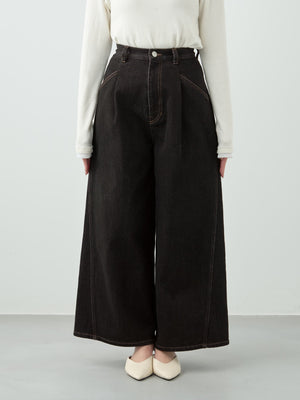 ※こちらが実物のカラーに一番お色味が近くなっております。（ブラック）<br>149cm | B:77 W:60 H:83 股下:68.5 | regular-XS着用 (ヒールの高さ: 3.5cm)