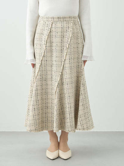 ※こちらが実物のカラーに一番お色味が近くなっております。（アイボリー）<br>143cm | B:73 W:60 H:81 股下:65  | short-XS着用 (ヒールの高さ: 3.5cm)