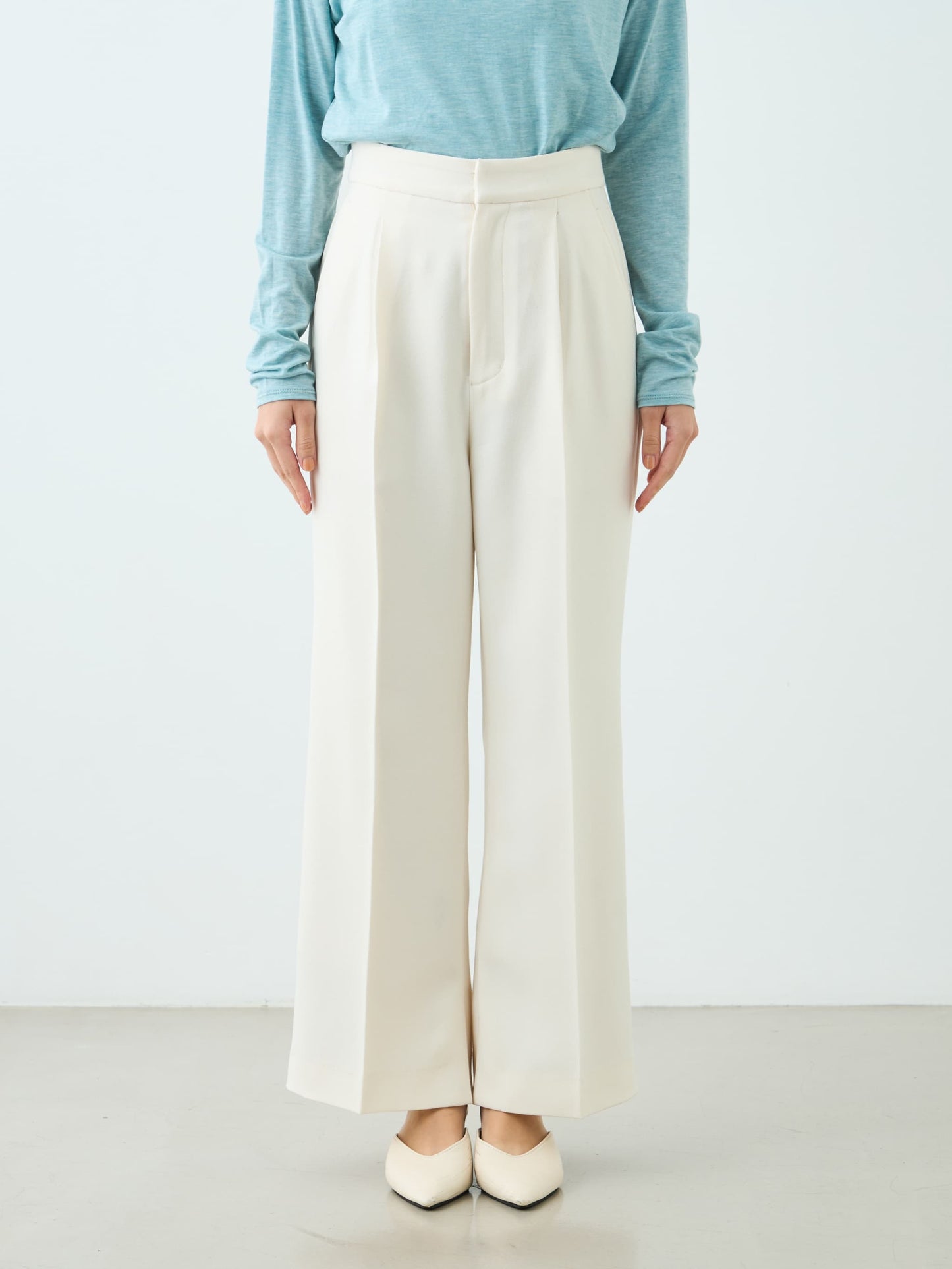 ※こちらが実物のカラーに一番お色味が近くなっております。（アイボリー）<br>150cm | B:78 W:56 H:74 股下:69  |regular-XS着用 (ヒールの高さ: 3.5cm) 