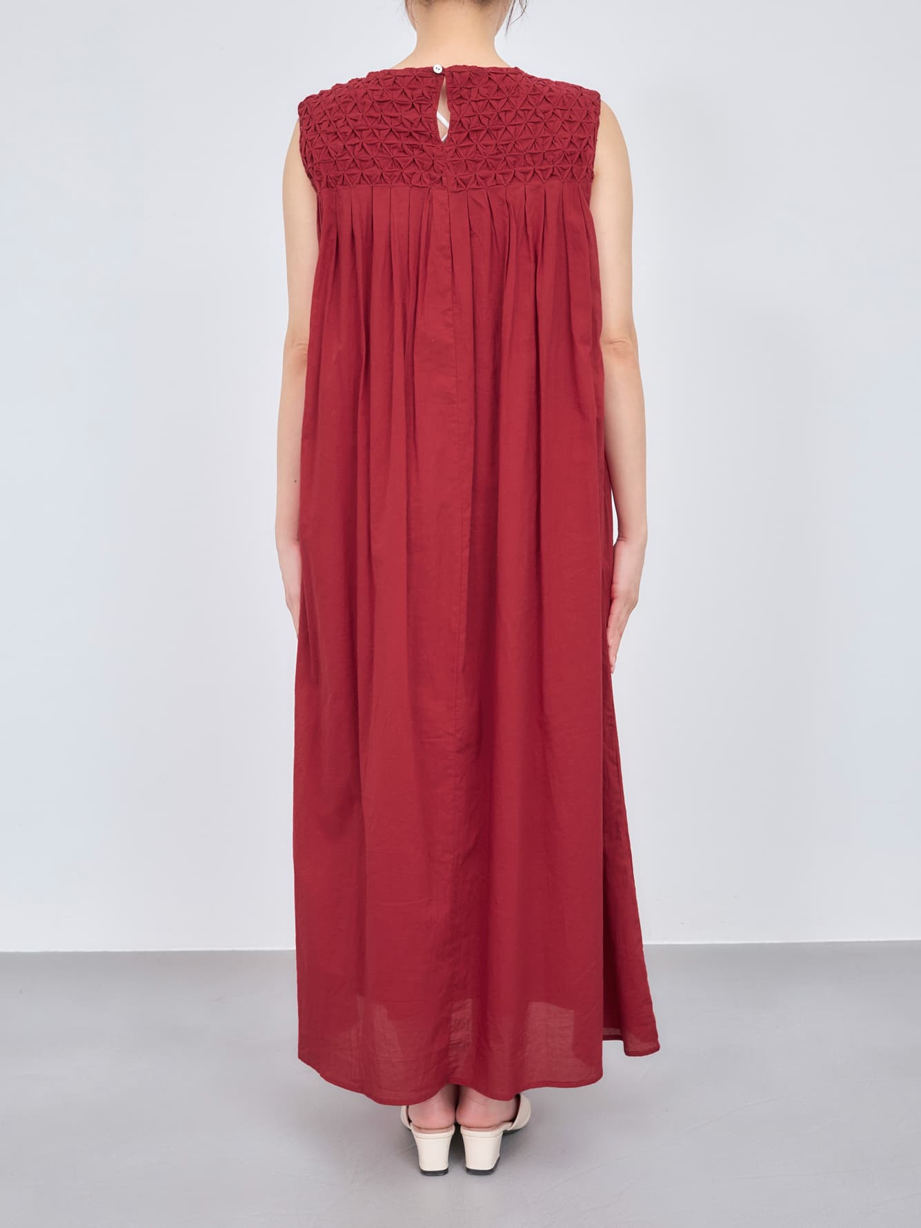 【手洗い可】【Made in India】スモッキングデザインワンピース-short & regular　[通常]