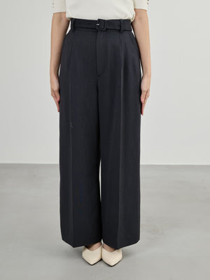 ※こちらが実物のカラーに一番お色味が近くなっております。（ネイビー）<br>149cm | B:77 W:60 H:83 股下:68.5 (ヒールの高さ: 3.5cm) 