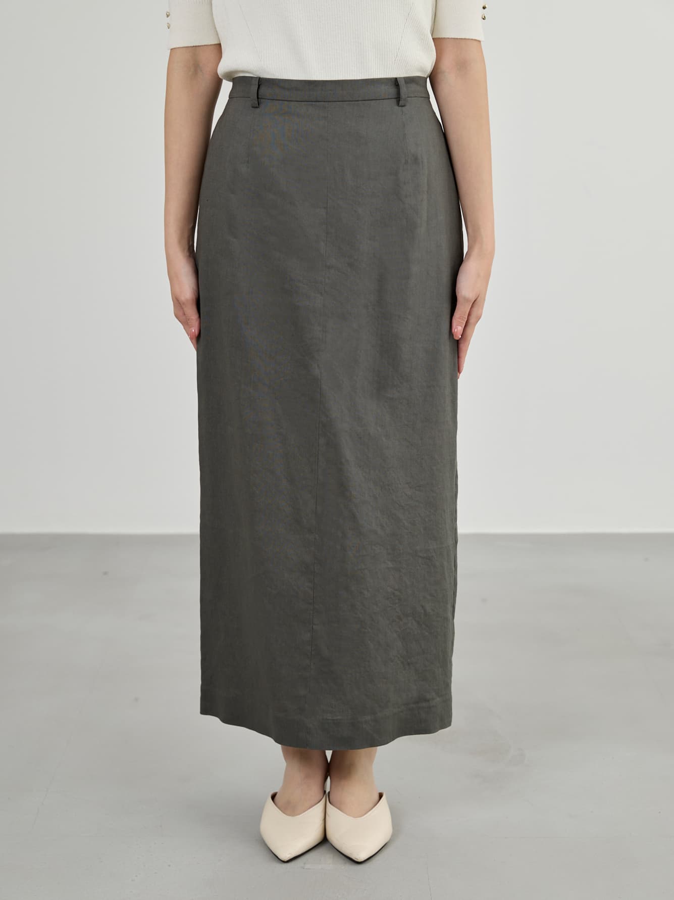 ※こちらが実物のカラーに一番お色味が近くなっております。（チャコール）<br>149cm | B:77 W:60 H:83 股下:68.5 | regular-XS着用 (ヒールの高さ:3.5cm)