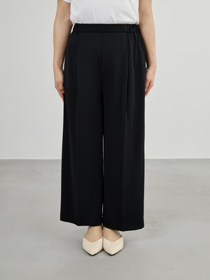 ※こちらが実物のカラーに一番お色味が近くなっております。（ブラック）<br>143cm | B:73 W:60 H:81 股下:65  | short着用 (ヒールの高さ: 3.5cm) 