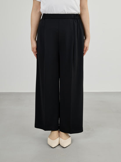 ※こちらが実物のカラーに一番お色味が近くなっております。（ブラック）<br>143cm | B:73 W:60 H:81 股下:65  | short着用 (ヒールの高さ: 3.5cm) 