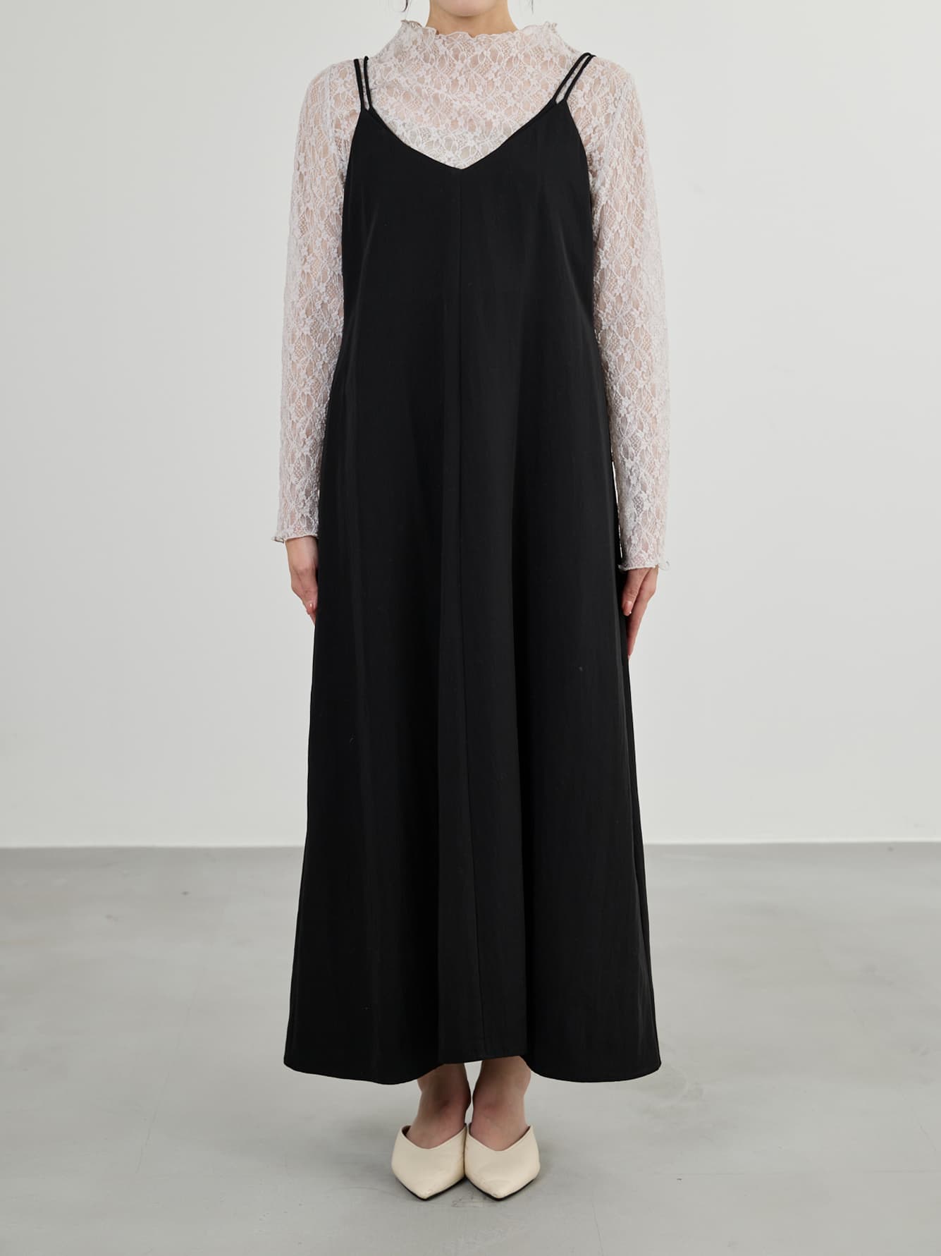 ※こちらが実物のカラーに一番お色味が近くなっております。（ブラック）<br>149cm | B:77 W:60 H:83 股下:68.5 | regular着用 (ヒールの高さ: 3.5cm) 