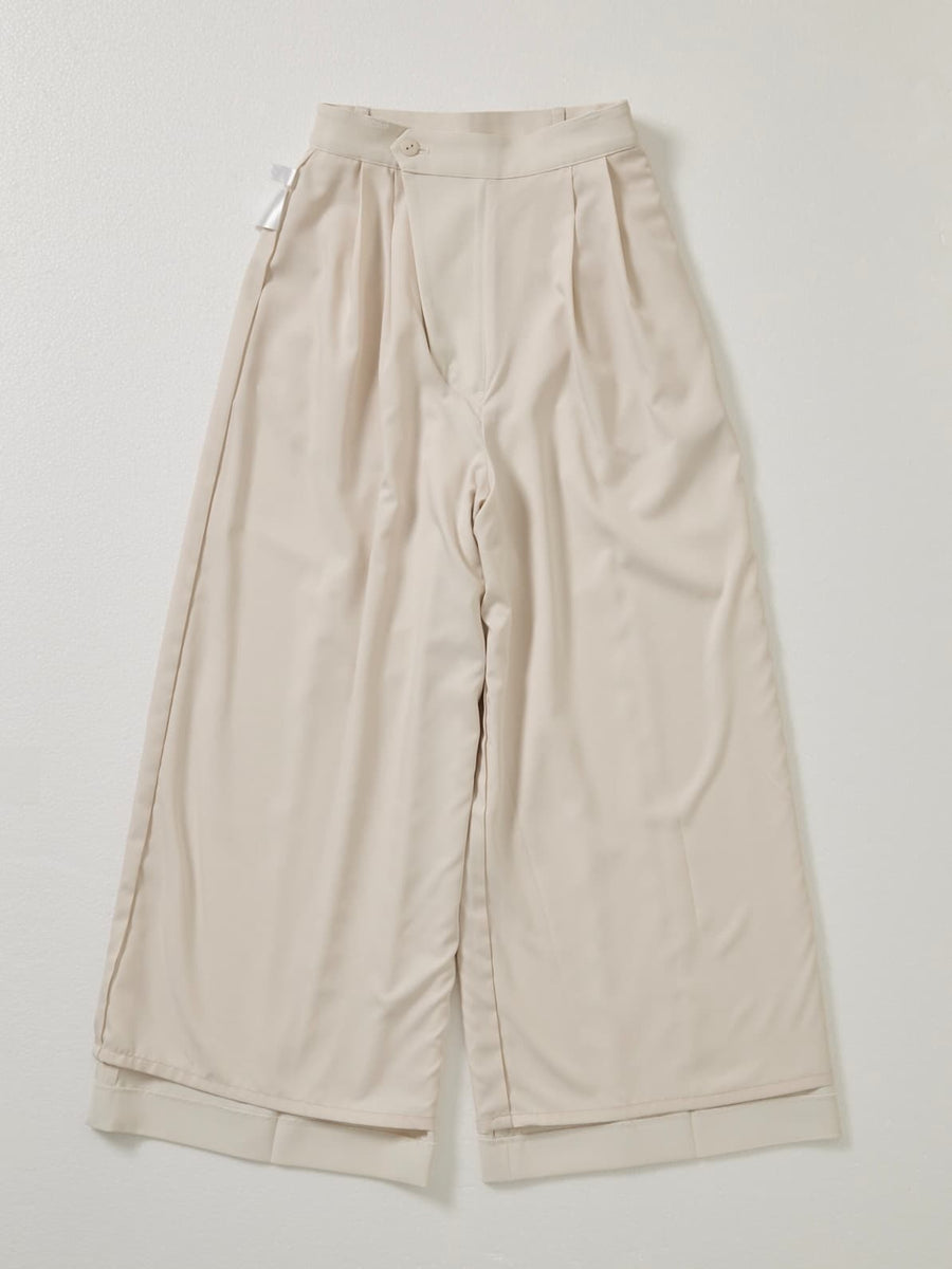 ※アイボリーのみ裾まで裏地がございます。