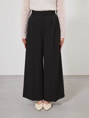 ※こちらが実物のカラーに一番お色味が近くなっております。（ブラック）<br>149cm | B:77 W:60 H:83 股下:68.5 | regular-XS着用 (ヒールの高さ: 3.5cm) 