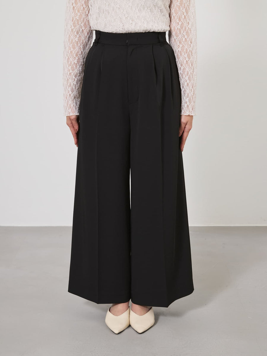 ※こちらが実物のカラーに一番お色味が近くなっております。（ブラック）<br>149cm | B:77 W:60 H:83 股下:68.5 | regular-XS着用 (ヒールの高さ: 3.5cm) 