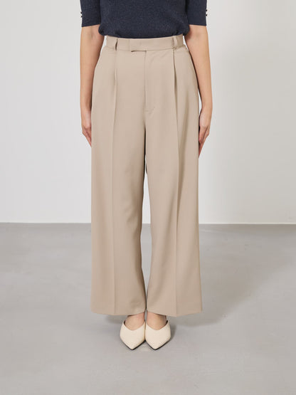 ※こちらが実物のカラーに一番お色味が近くなっております。（ベージュ）<br>149cm | B:77 W:60 H:83 股下:68.5 | regular-XS着用 (ヒールの高さ: 3.5cm) 