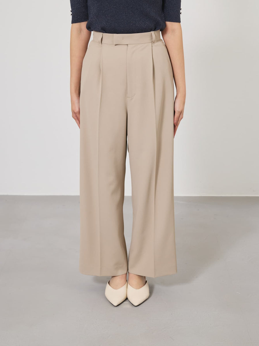 ※こちらが実物のカラーに一番お色味が近くなっております。（ベージュ）<br>149cm | B:77 W:60 H:83 股下:68.5 | regular-XS着用 (ヒールの高さ: 3.5cm) 