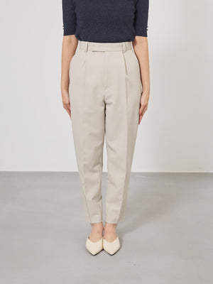 ※こちらが実物のカラーに一番お色味が近くなっております。（ライトベージュ）<br>149cm | B:77 W:60 H:83 股下:68.5 | regular-XS着用 (ヒールの高さ:3.5cm)