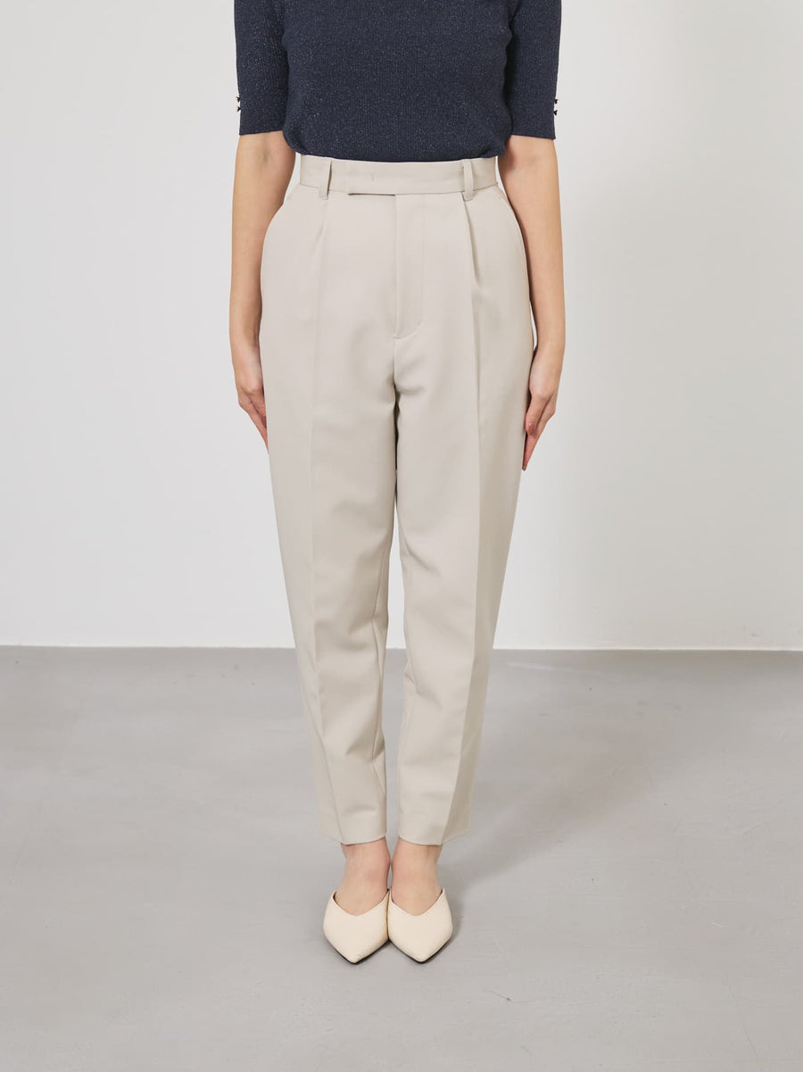 ※こちらが実物のカラーに一番お色味が近くなっております。（ライトベージュ）<br>149cm | B:77 W:60 H:83 股下:68.5 | regular-XS着用 (ヒールの高さ:3.5cm)