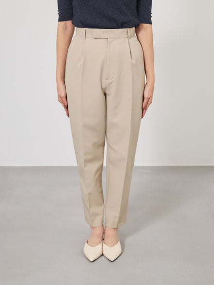 ※こちらが実物のカラーに一番お色味が近くなっております。（ベージュ）<br>149cm | B:77 W:60 H:83 股下:68.5 | regular-XS着用 (ヒールの高さ:3.5cm)