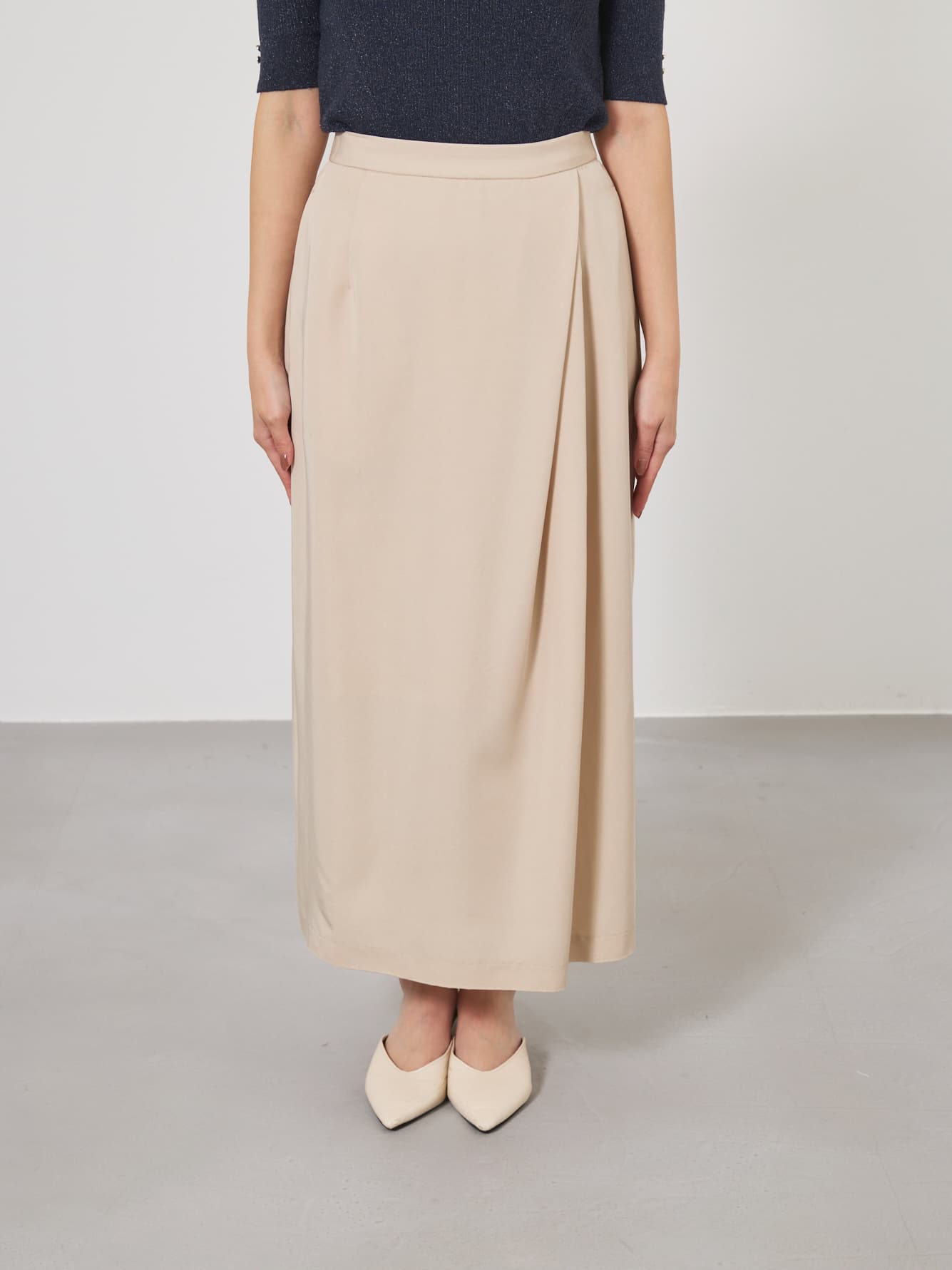 ※こちらが実物のカラーに一番お色味が近くなっております。（ベージュ）<br>149cm | B:77 W:60 H:83 股下:68.5 | regular-XS着用(ヒールの高さ: 3.5cm)