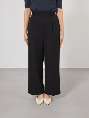 ※こちらが実物のカラーに一番お色味が近くなっております。（ブラック）<br>149cm | B:77 W:60 H:83 股下:68.5 | regular-XS着用 (ヒールの高さ: 3.5cm) 