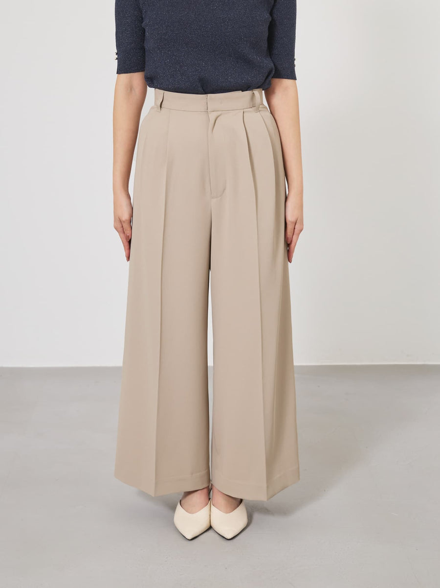 ※こちらが実物のカラーに一番お色味が近くなっております。（ベージュ）<br>149cm | B:77 W:60 H:83 股下:68.5 | regular-XS着用 (ヒールの高さ: 3.5cm) 