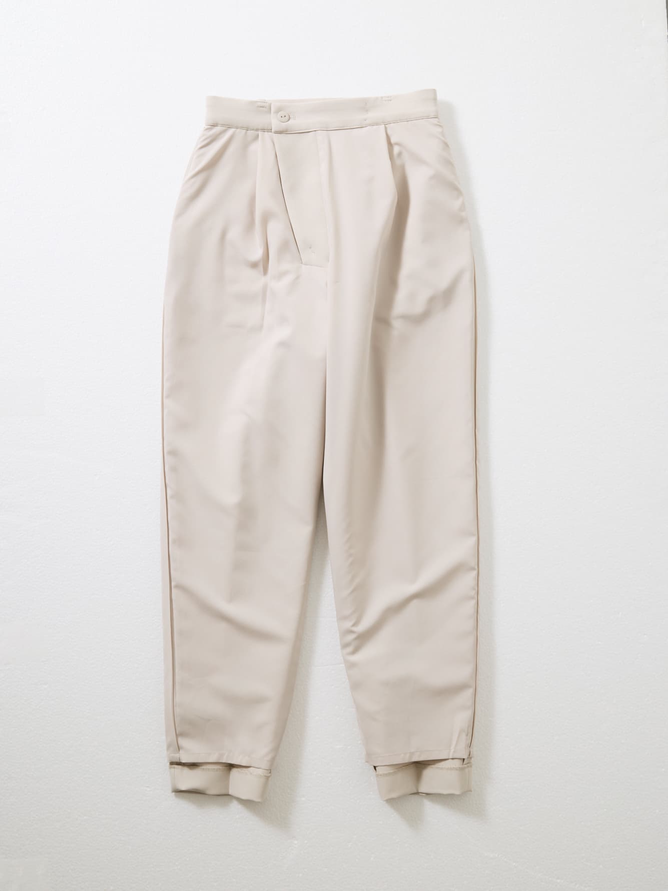 ※ライトベージュのみ裾まで裏地がございます。